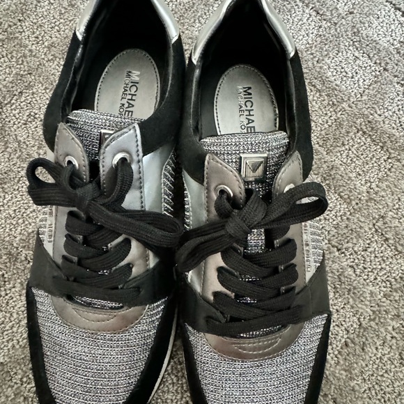 Michael Kors Sneakers Sz. 9 - Picture 2 of 3
